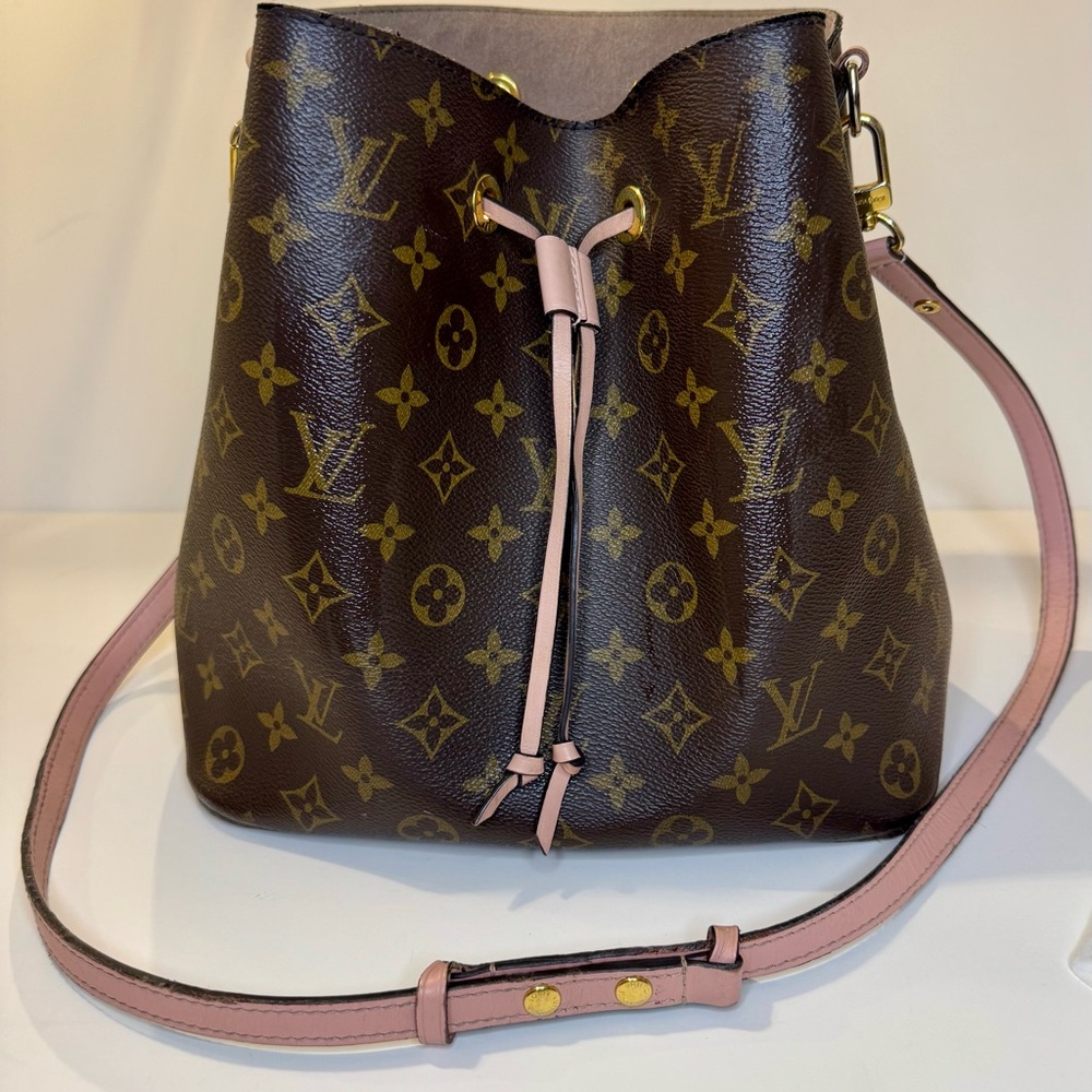 Louis Vuitton Neo Noe MM Monogram Rose Poudre w/COA